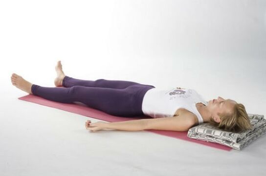 pose de shavasana de yoga para perda de peso