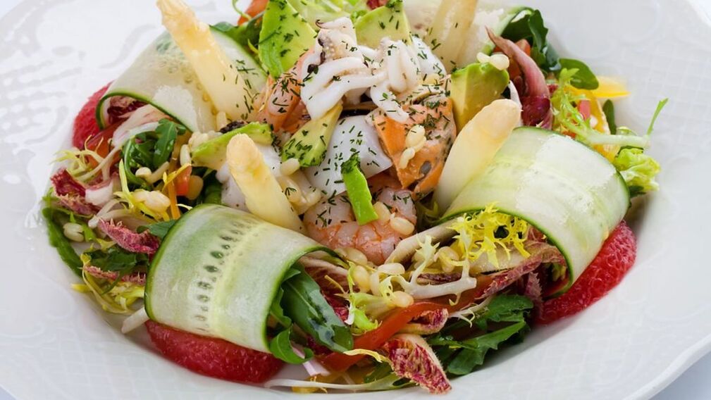 Ao seguir a fase de Alternância da dieta Dukan, recomenda-se comer salada de frutos do mar